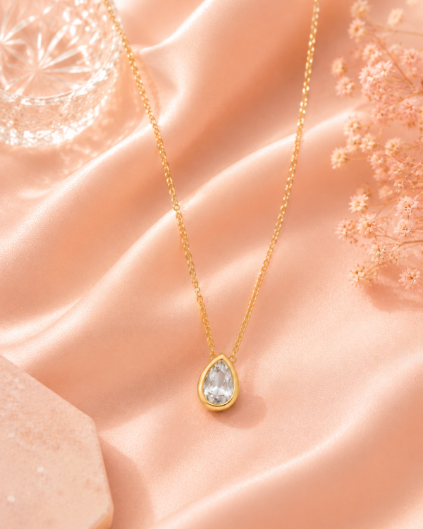 Anti tarnish gold small diamond pendant necklace