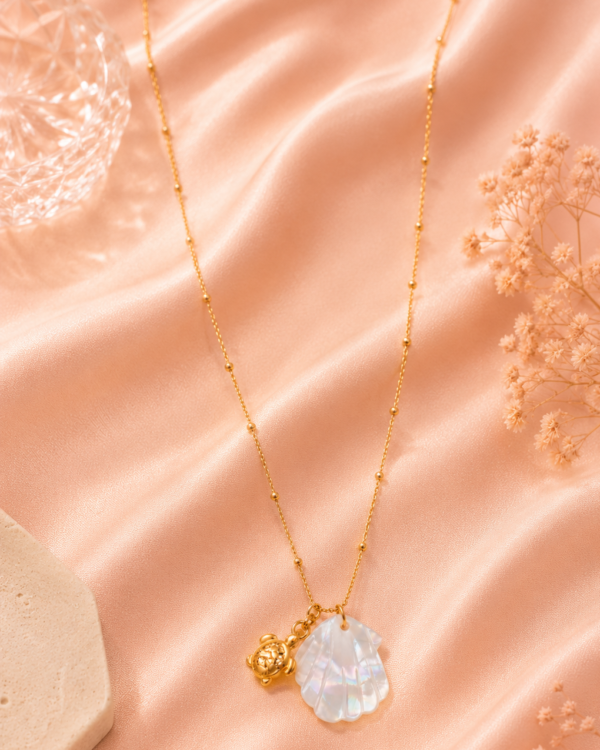 Anti tarnish mother of pearl turtle pendant necklace