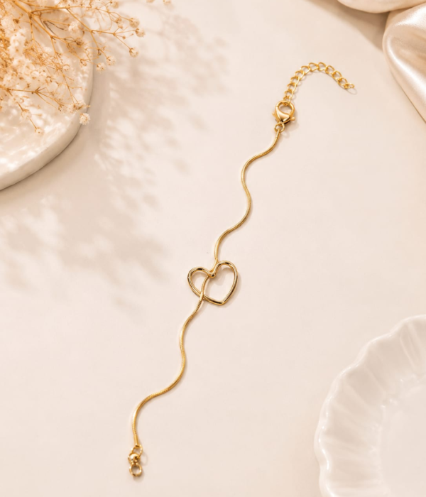 Anti Tarnish Heart Bracelet – Gold Finish